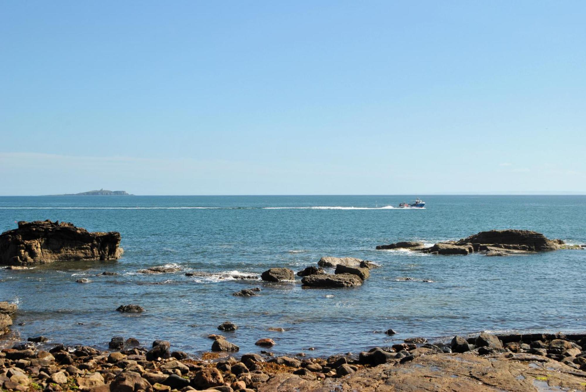 شقة Harbour Haven- Idyllic Coastal Retreat أنستراذار المظهر الخارجي الصورة